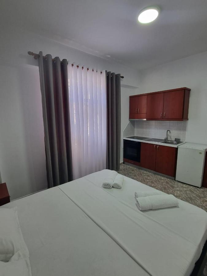 Ideal Apartments & Rooms Саранде Екстериор снимка